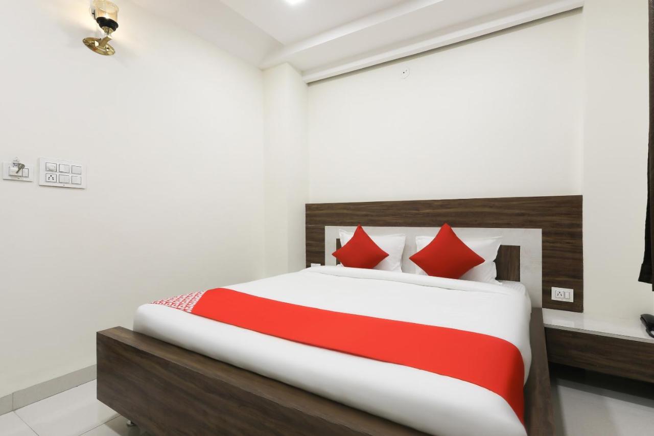 Отель Oyo 60577 Sukhmani Residency Индаур Экстерьер фото